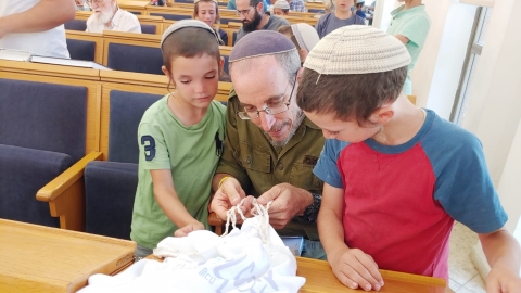 אבות ובנים(11).jpg